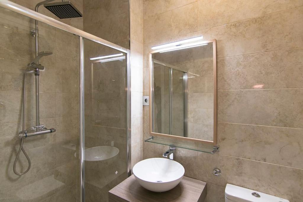En El Corazon De Madrid, Museos Apartment Exterior photo